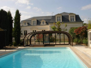 Villa Castalie - Maison de maître, grande piscine et jacuzzi, classée 5 étoiles